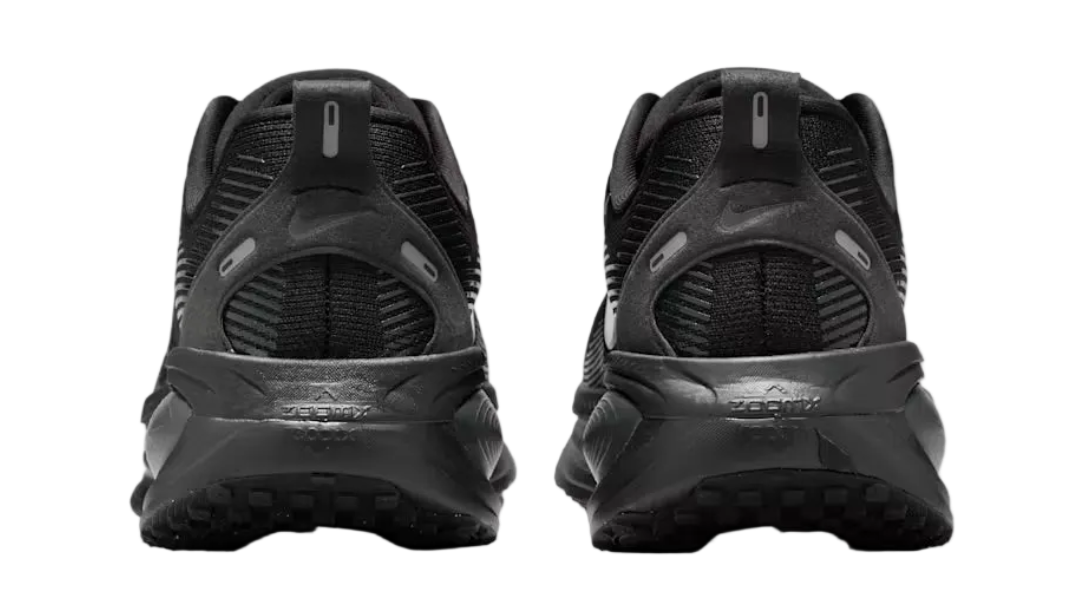 Vomero 18 Triple Black