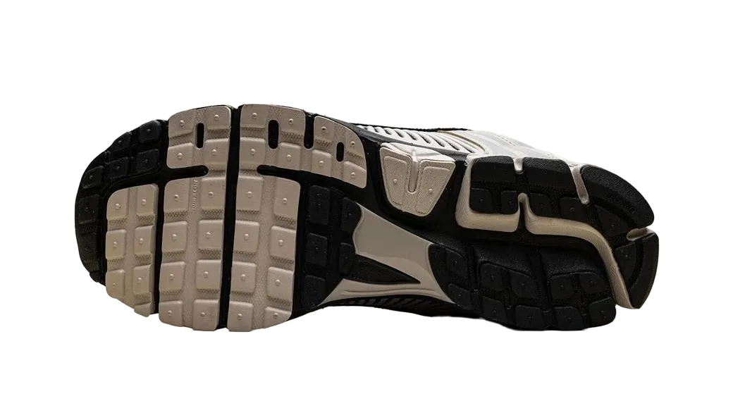 Zoom Vomero 5 Black/Cream